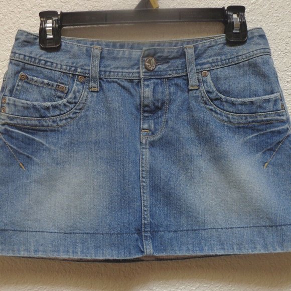 American Eagle Outfitters Dresses & Skirts - CUTE DENIM MINI SKIRT SZ 2 FLAP POCKETS